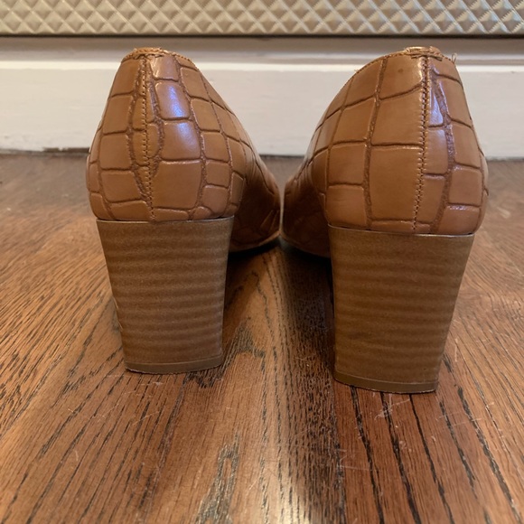 Tan pebbles heels - Picture 3 of 4